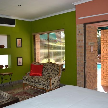 Boga Legaba Guest House & Conference Centre มาฮิเคง ภายนอก รูปภาพ